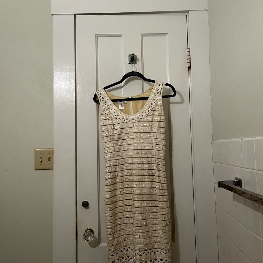 Oscar De La Renta Sleeveless White Ribbon and Leather Knee Length Dress (R11) - Picture 2 of 9